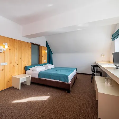 Complex Hotelier Cota O Mie Otel 3*